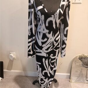 Black and White Abstract Long Sleeve Dress